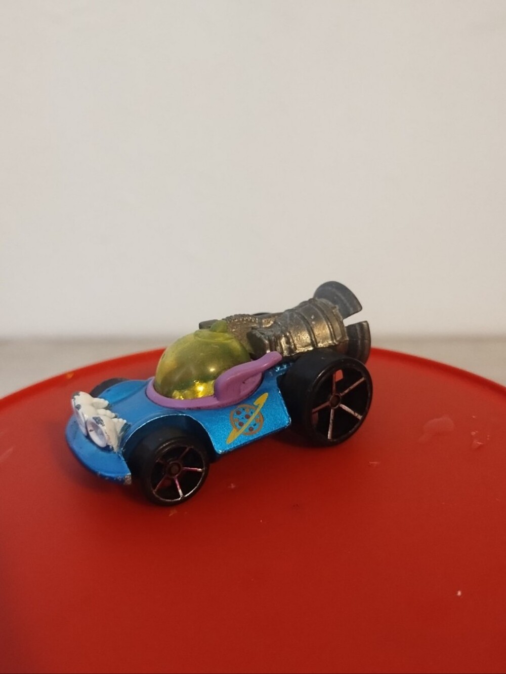 Hot Wheels Disney Pixar 2010 Toy Story 3 Little Green Speedster some scratches p